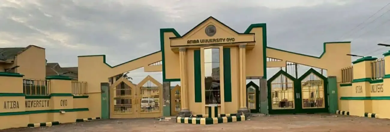 AU-OYO School Gate