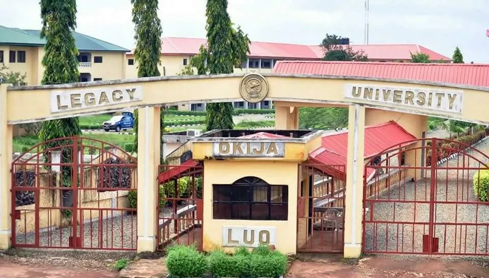 Legacy University School Gate Image