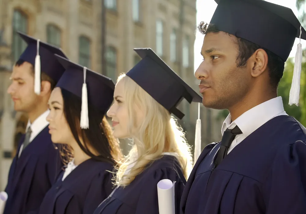 Best Scholarships for Bahamian Students